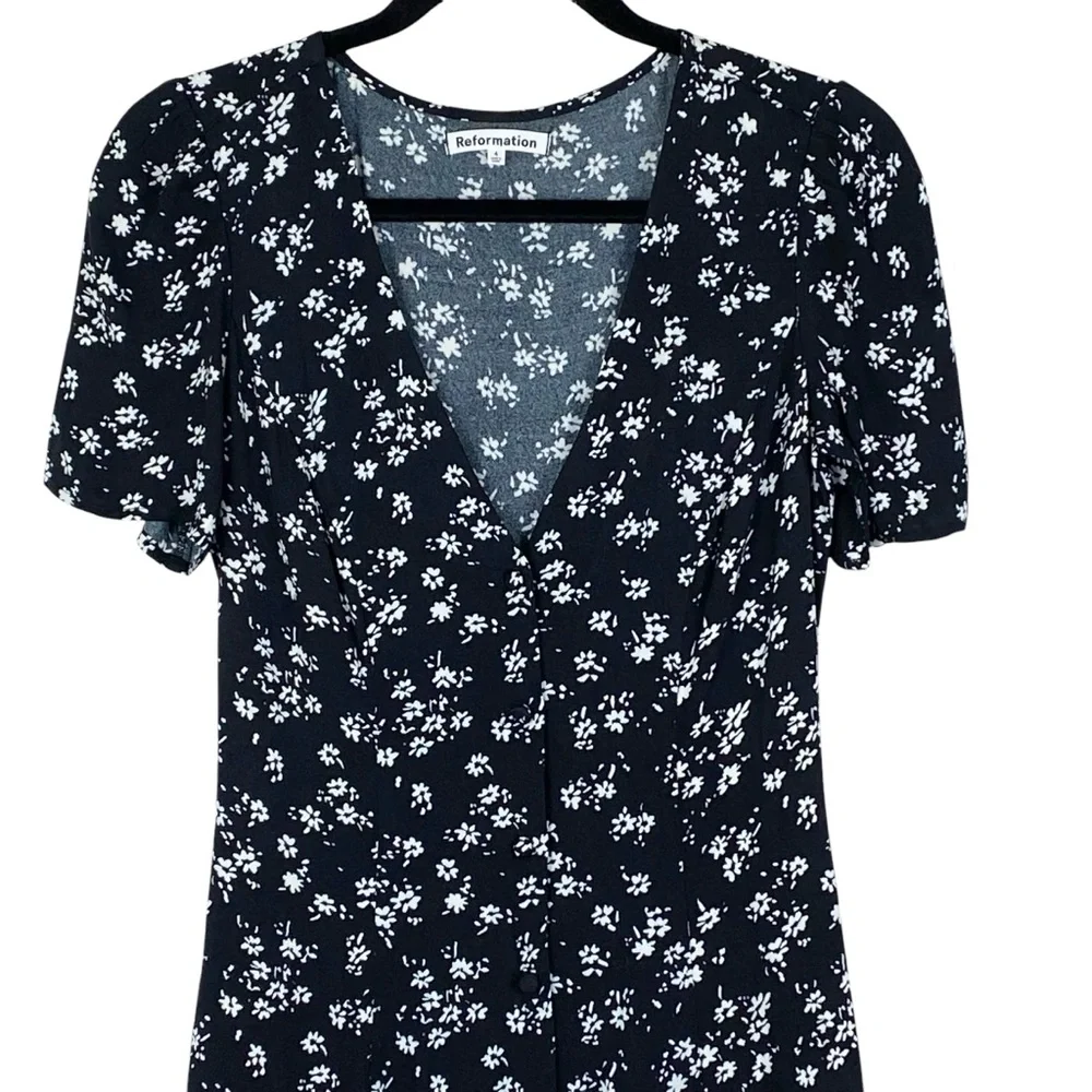 REFORMATION Locklin Floral Print Dress in Black Sz 4 Cottagecore Feminine Midi - Picture 4 of 15